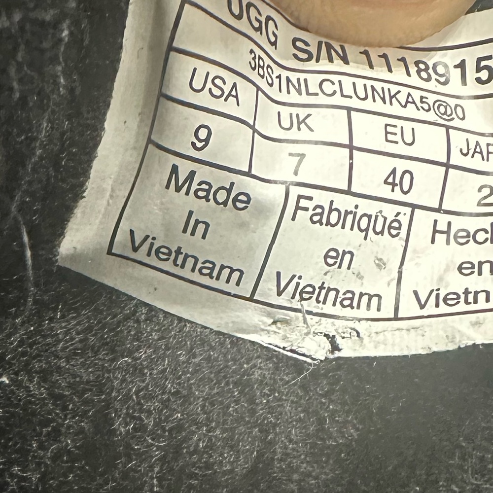 Black UGG boots with zipper on the side size 9 B9‎ - Picture 8 of 8